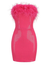 Robe courte moulante à plumes Elon